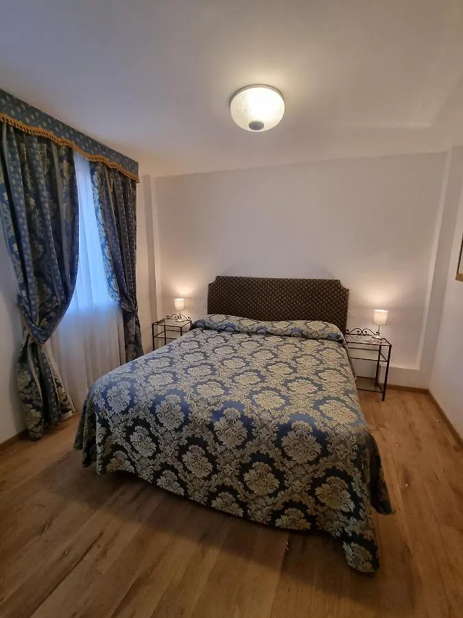 מלון ונציה Albergo Casa Peron איטליה