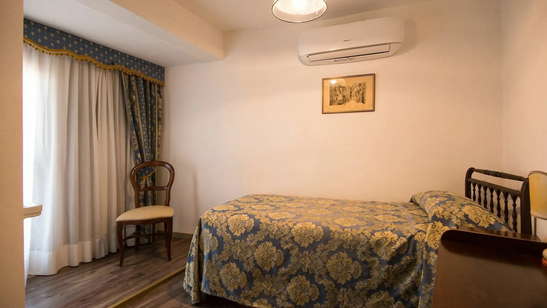 מלון ונציה Albergo Casa Peron