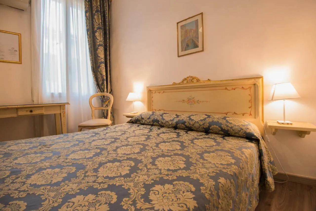 ונציה Albergo Casa Peron