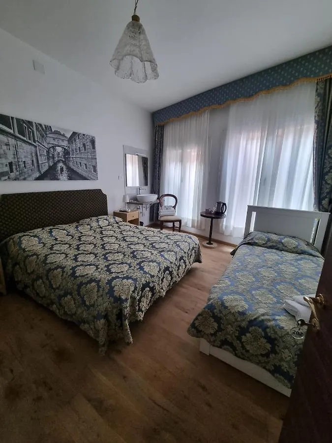 Albergo Casa Peron Венеция
